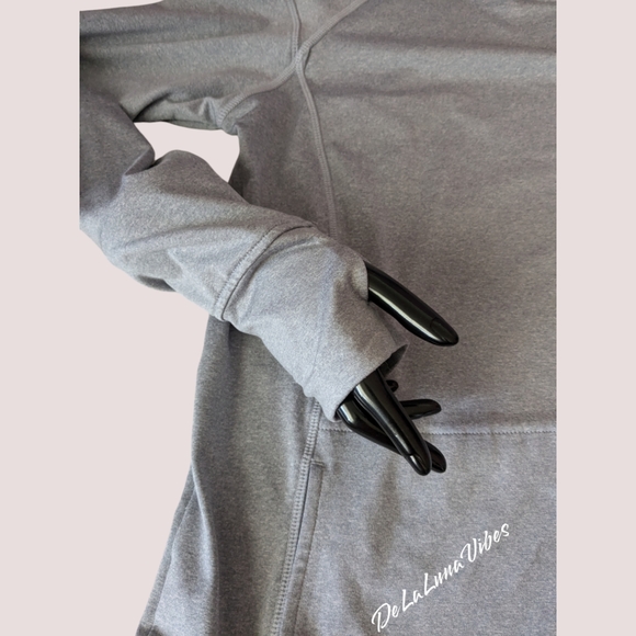 Danskin Medium NWOT Activewear Soft Grey Hoodie with long sleeves Thumb Access. - Picture 4 of 8